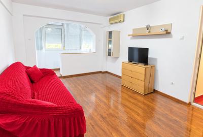 Apartament cu 3 camere decomandat în Radu Negru