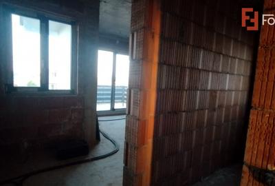 Duplex 5 camere, Becicherecu Mic - Garaj, terasa, Interior la Rosu - 23