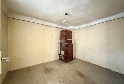 Casă cu teren 251 mp – zona Andronache, Strada Mențiunii - 9
