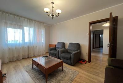Apartament cu 44 camere decomandat în Casa de Cultură