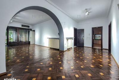 Casă individuală cu 5 camere în Dorobanți