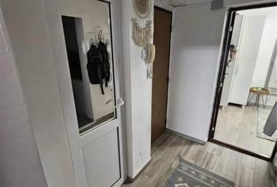 Apartament cu 3 camere decomandat în Mircea cel Bătrân