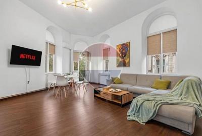 Apartament cu 3 camere semidecomandat în P-ța Unirii