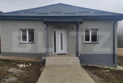 Casă individuală cu 4 camere în Tomești