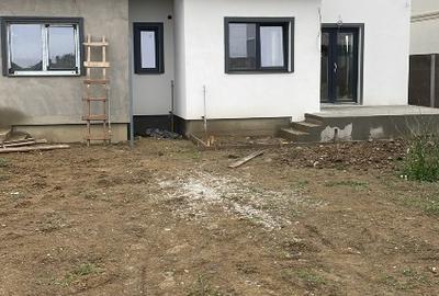 Vând duplex la rosu despărțit prin camera tehnica - 1