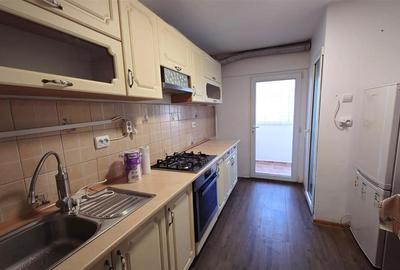 Apartament cu 3 camere decomandat, mobilat în Crișcior