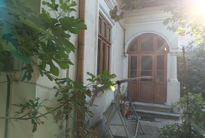 CASA SINGUR CURTE PARCUL CAROL TEREN IN PROPRIETATE 620MP POTENTIAL ENORM DIVERS - 1