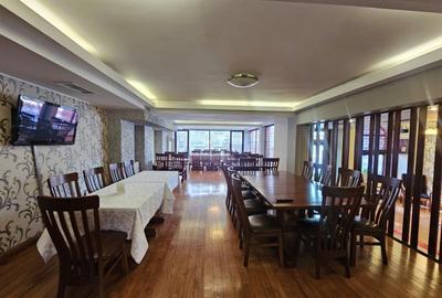 Pensiune cu lift ,restaurant ,20 locuri parcare - Delfinariu/Constanța - 2