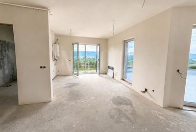 Penthouse cu 2 camere semidecomandat în Florești