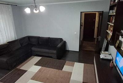Apartament cu 2 camere semidecomandat în Rovine