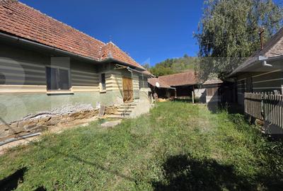 Casă individuală cu 2 camere în Dalnic