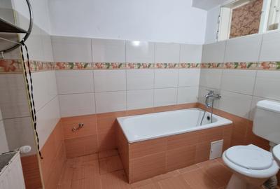 Casa in zona centrala parter si subsol cu acces auto - 5