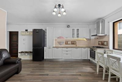Apartament cu 3 camere decomandat, mobilat în Aurel Vlaicu