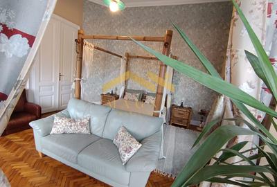Apartament cu 3 camere decomandat, mobilat în Central
