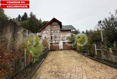 Casa cu potential de investitie 7 camere foisor 4 bazine de pesti - 1