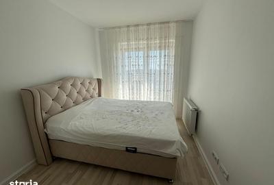 Apartament cu 3 camere semidecomandat, mobilat în Ozana