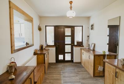 Casă solid construită, teren generos de 1.400 mp, Vâlcele - 6
