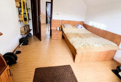 Proprietate cu doua corpuri de locuit, piscină, foisor, complet funcțională - 23