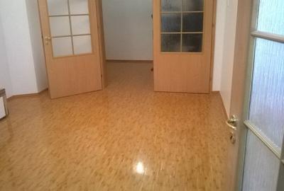 ,3 cam in vila,2 intrari,parter,PARCARE 2 -3 AUTOTURISME, - 16