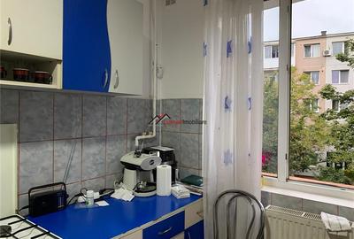 Apartament 2 camere + bucătărie, renovat recent, cu parcare – Dealul F - 4