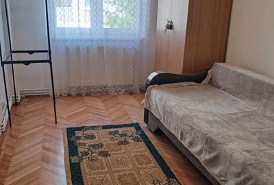 Apartament 3 camere etaj 1, strada Siretului - 4