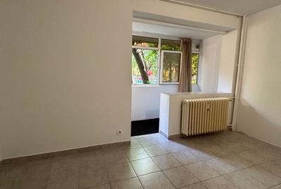 Garsonieră decomandată în Lujerului