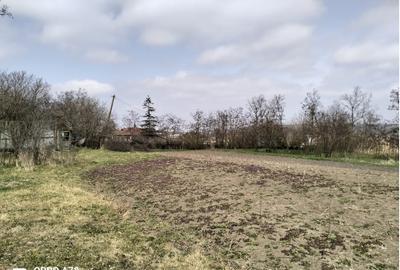 Teren Construcții intravilan de 1727 mp, în Central