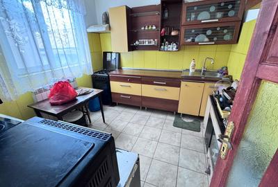 Casă individuală cu 4 camere în Central