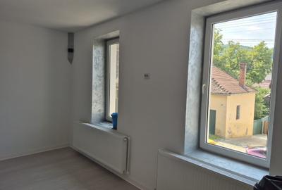 Apartament la casa etaj  renovat central - 5