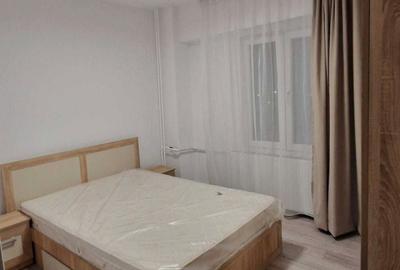 3 camere Pacii  *vis-a-vis metrou* - 3