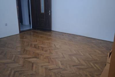 Casă individuală cu 3 camere în Vălenii de Munte