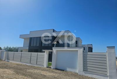 Duplex cu 4 camere în 1 Decembrie