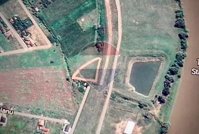 Teren extravilan de vânzare 1400mp  | Partoș - 2