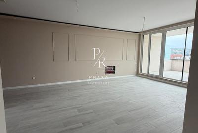 Penthouse cu 3 camere semidecomandat în Florești
