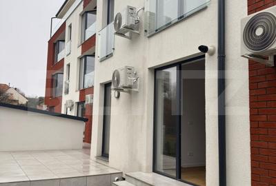 Apartament cu 2 camere decomandat, mobilat în Central