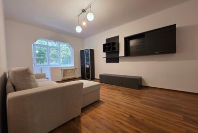 Apartament cu 3 camere decomandat în Dristor