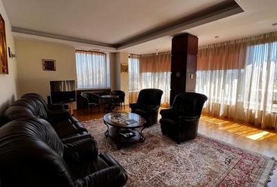 Apartament cu 3 camere decomandat, mobilat în Primăverii