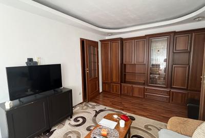 Apartament cu 2 camere semidecomandat, mobilat în Iancului