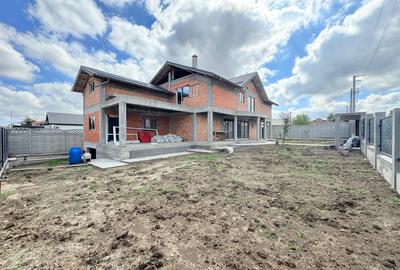 Casă individuală cu 6 camere în Valu lui Traian