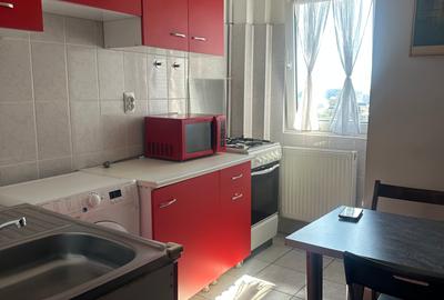 Apartament cu 2 camere nedecomandat, mobilat în Unirii