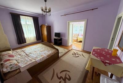Vilă istorică de vânzare  Castel Aura Buzescu Bușteni  str. Victoriei nr. 11 - 27