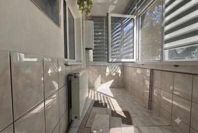 Apartament cu 2 camere decomandat în Nicolina