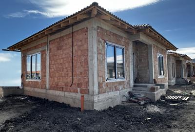 Vanzare Casa Noua 4 camere 2 Bai Terasa S.util 100 mp. Teren 400 mp. Finisata - 5