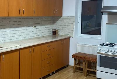 Apartament cu 2 camere nedecomandat, mobilat în Micro 5