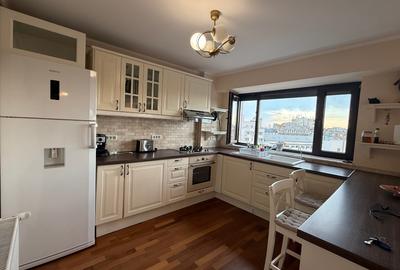 Apartament tip penthouse în piața romană - 8
