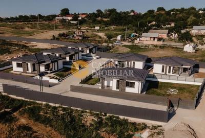 * RATE LA DEZVOLTATOR * Casa individuală Visan,Bucium - 11