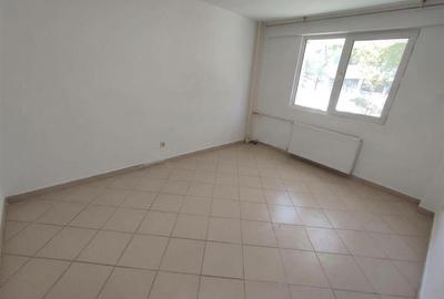 Vanzare apartament 2 camere Teiul Doamnei - 3