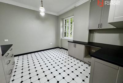 Apartament deosebit, 3 camere, zona Central – Bld. C.D. Loga - 25