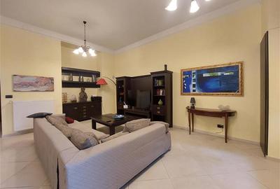 Apartament cu 3 camere decomandat, mobilat în Ultracentral
