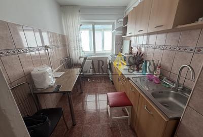 Apartament de vanzare 3 camere zona Podul Inalt - 1